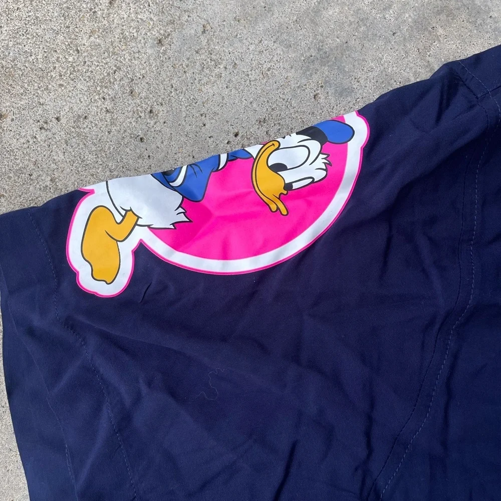 Disney World 50th Anniversary Vault Collection Mickey & Friends Shirt Sz XL NWT - Picture 4 of 7